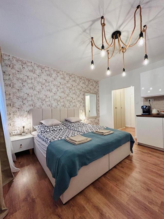 Castle Hill Apt In Old Town Of Bratislava With Free Parking Exterior photo